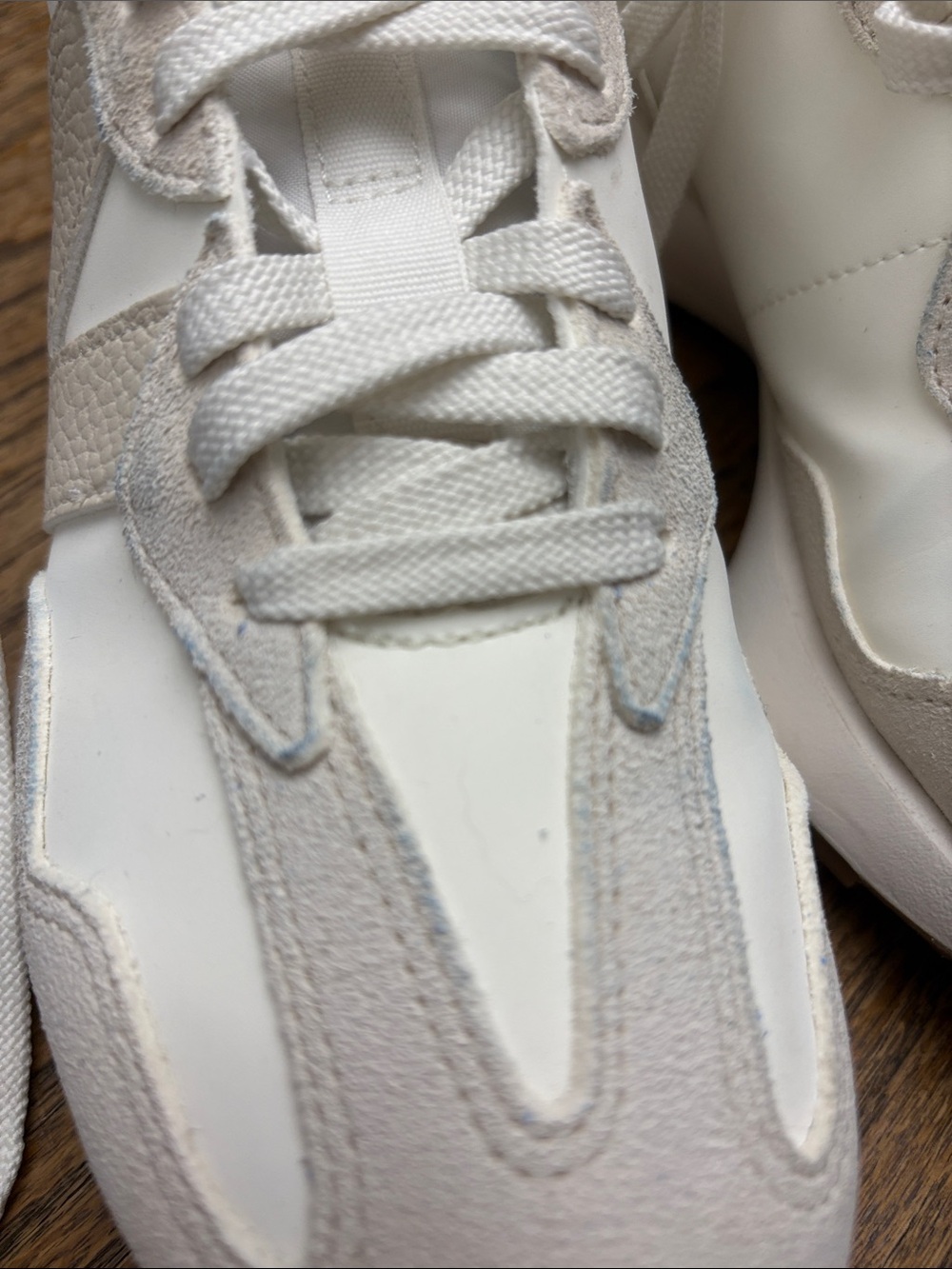 New Balance 327 - Picture 10 of 11